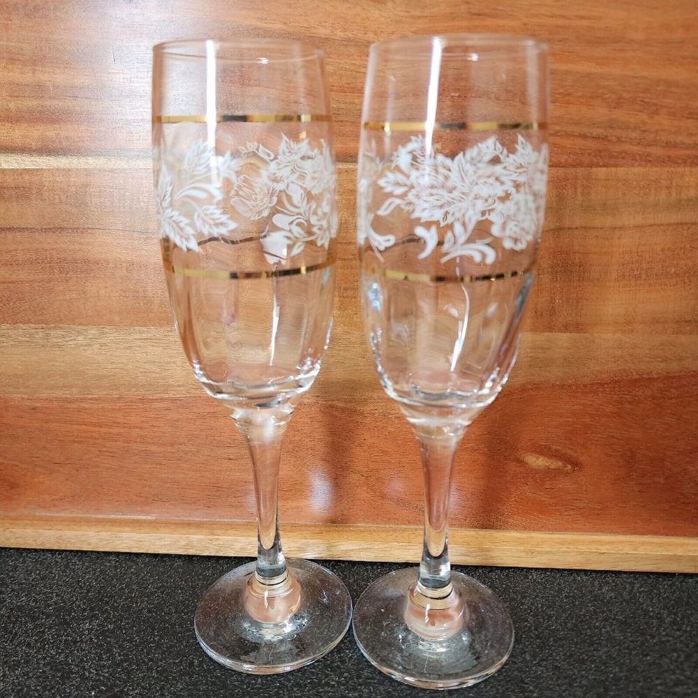 2 Duchess Pasabahce Champagne Flutes 8.25" white roses optic gold band toasting
